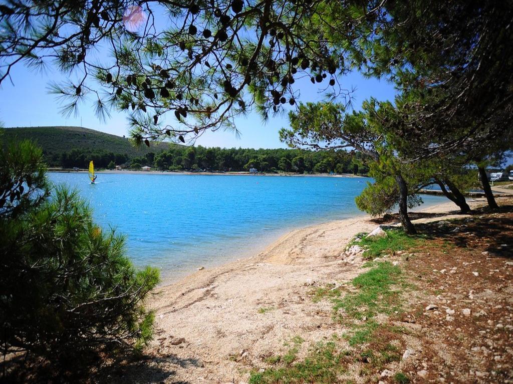 Apartman Eta Appartamento Pola Esterno foto