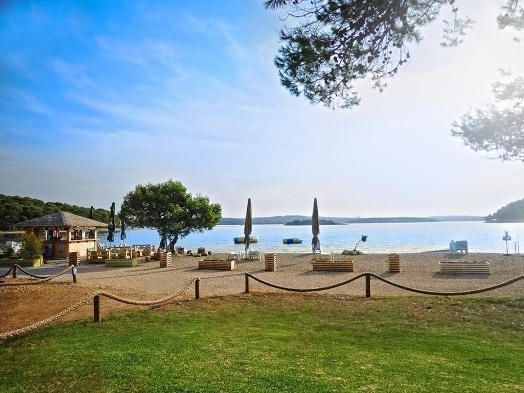 Apartman Eta Appartamento Pola Esterno foto