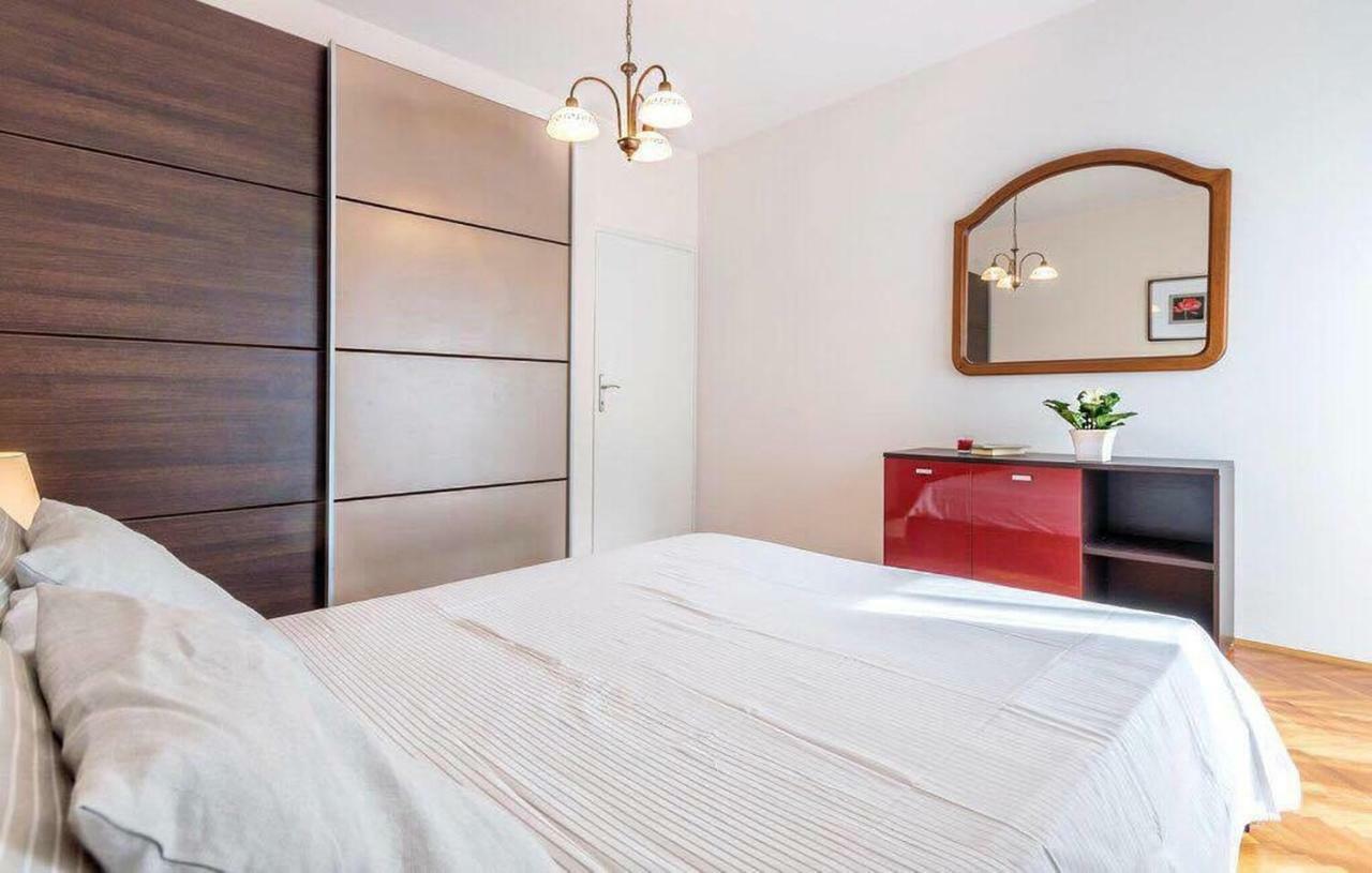 Apartman Eta Appartamento Pola Esterno foto