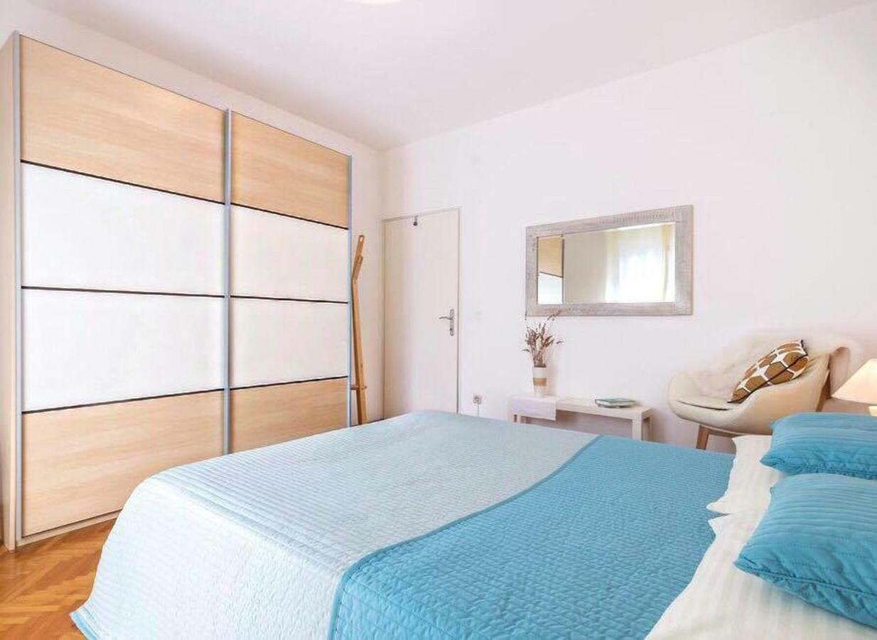 Apartman Eta Appartamento Pola Esterno foto