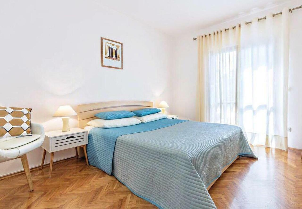 Apartman Eta Appartamento Pola Esterno foto